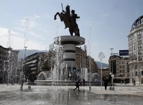 Οι Σκοπιανοί δίνουν στεγνά τον Τσίπρα: Οι «Πρέσπες» δεν άλλαξαν την εθνική μας ταυτότητα!